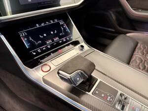 Image 18/28 de Audi RS6 Avant (2019)