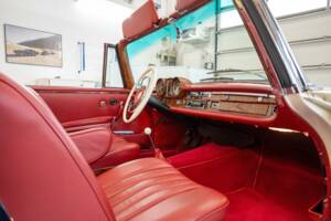 Image 17/37 of Mercedes-Benz 250 SE (1966)