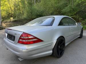 Imagen 6/8 de Mercedes-Benz CL 55 AMG (2001)