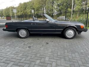 Immagine 11/36 di Mercedes-Benz 560 SL (1989)