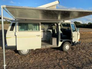 Immagine 6/8 di Volkswagen T3 California 1.6 TD (1990)