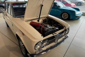 Image 17/47 of Alfa Romeo Giulia 1600 TI (1963)