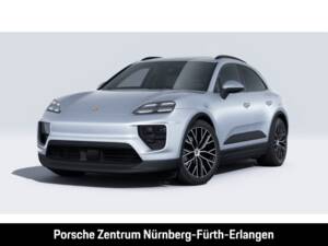 Image 1/13 of Porsche Macan 4 (2025)