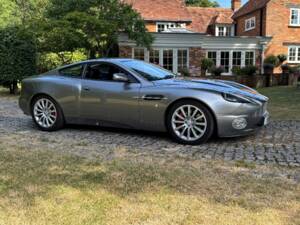 Image 7/40 of Aston Martin V12 Vanquish (2002)
