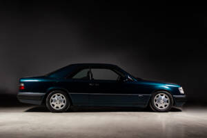 Image 1/29 de Mercedes-Benz E 320 (1995)