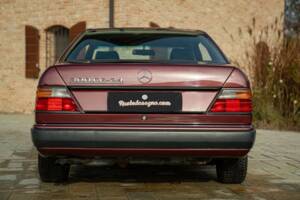 Image 8/50 of Mercedes-Benz 300 CE-24 (1991)
