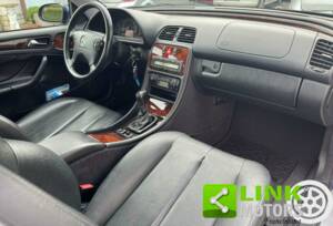 Image 5/10 de Mercedes-Benz CLK 200 Kompressor (2000)