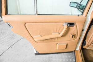 Bild 36/50 von Mercedes-Benz 300 D (1983)