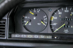 Image 20/50 de Mercedes-Benz 190 D (1986)