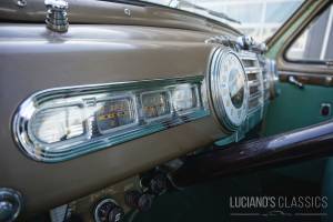 Image 30/50 of Lincoln Zephyr (1947)