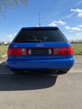 Image 11/29 of Audi S6 Plus Avant (1996)