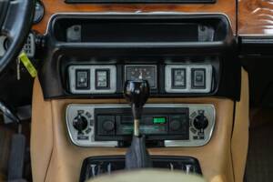 Image 34/50 of Jaguar XJ 6 4.2 (1981)