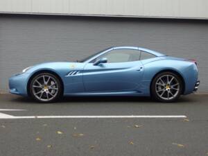 Image 6/49 of Ferrari California (2010)