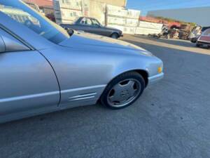 Image 24/40 of Mercedes-Benz SL 500 (1996)