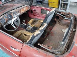 Immagine 11/50 di Datsun Fairlady 1600 (1966)