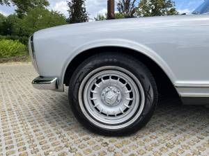 Image 14/25 of Mercedes-Benz 230 SL (1965)