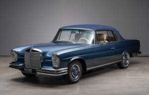 Bild 2/34 von Mercedes-Benz 250 SE (1966)