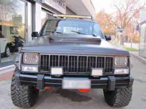 Image 3/30 of Jeep Cherokee (1990)
