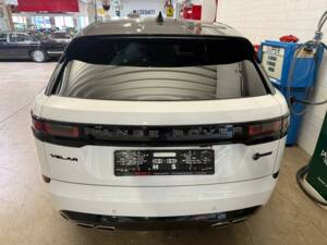 Image 16/18 of Land Rover Range Rover Velar SVAutobiography (2019)