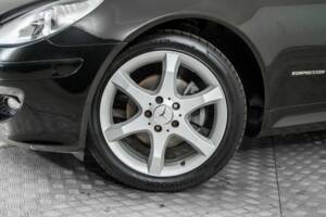 Immagine 4/50 di Mercedes-Benz SLK 200 Kompressor (2004)