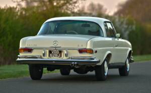 Image 10/50 of Mercedes-Benz 280 SE (1971)