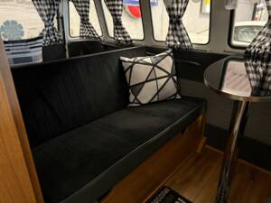 Image 15/17 of Volkswagen T2c Combi (1991)