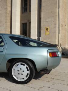 Afbeelding 5/67 van Porsche 928 S (1985)