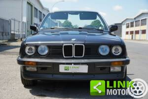 Bild 2/10 von BMW 320i (1989)