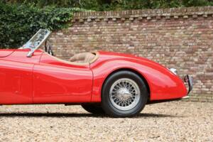 Image 16/50 of Jaguar XK 120 SE OTS (1954)