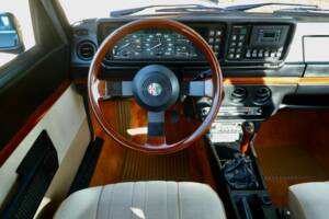 Bild 18/50 von Alfa Romeo Alfetta 2.0 (1984)