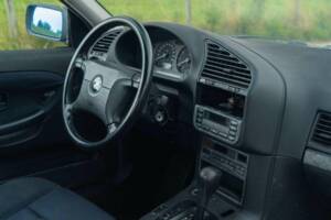 Bild 30/40 von BMW 316i (1998)
