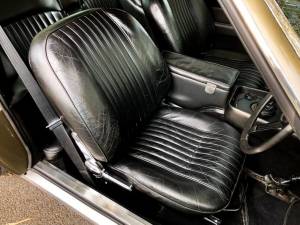 Image 12/42 of Aston Martin Vantage (1973)