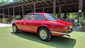 Afbeelding 17/63 van Alfa Romeo Giulia GT 1300 Junior (1971)