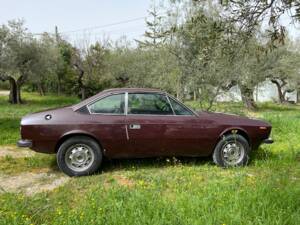 Bild 2/10 von Lancia Beta Coupe 1300 (1982)