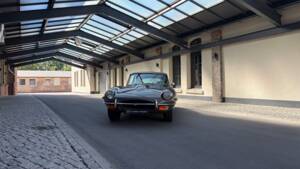 Image 2/81 de Jaguar Type E (2+2) (1969)