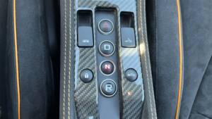 Bild 27/48 von McLaren 650S Spider (2014)