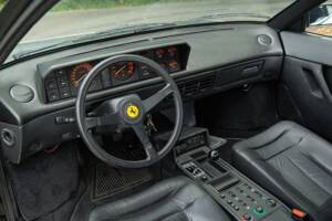 Image 42/50 of Ferrari Mondial 3.2 (1987)