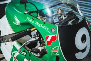 Image 11/50 of Honda VFR 750R RC 30 (1992)