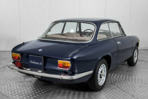 Bild 31/50 von Alfa Romeo Giulia GT 1300 Junior (1976)