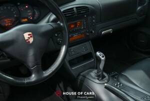 Bild 19/22 von Porsche 911 Carrera 4S (2003)