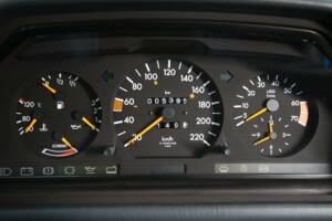 Afbeelding 18/50 van Mercedes-Benz 230 CE (1988)