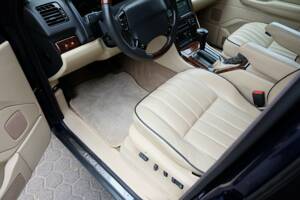 Afbeelding 15/95 van Land Rover Range Rover 4.6 Vogue (2002)
