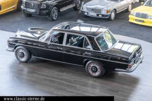 Image 9/15 de Mercedes-Benz 300 SEL 6.3 (1972)