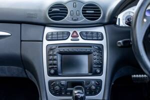 Image 30/50 of Mercedes-Benz CLK 55 AMG (2003)