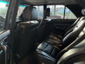 Bild 6/22 von Mercedes-Benz 190 E 2.5-16 (1990)
