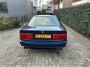 Image 7/8 of BMW 850i (1990)
