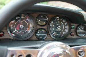 Image 20/50 of Volvo 1800 E (1971)