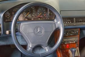 Bild 19/20 von Mercedes-Benz SL 280 (1994)