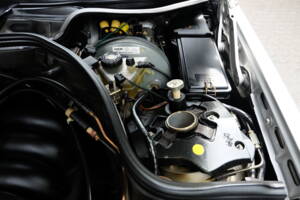 Image 53/69 of Mercedes-Benz E 320 (1994)