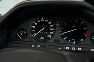 Bild 45/50 von BMW 325i (1986)